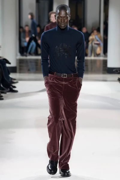 Look 43